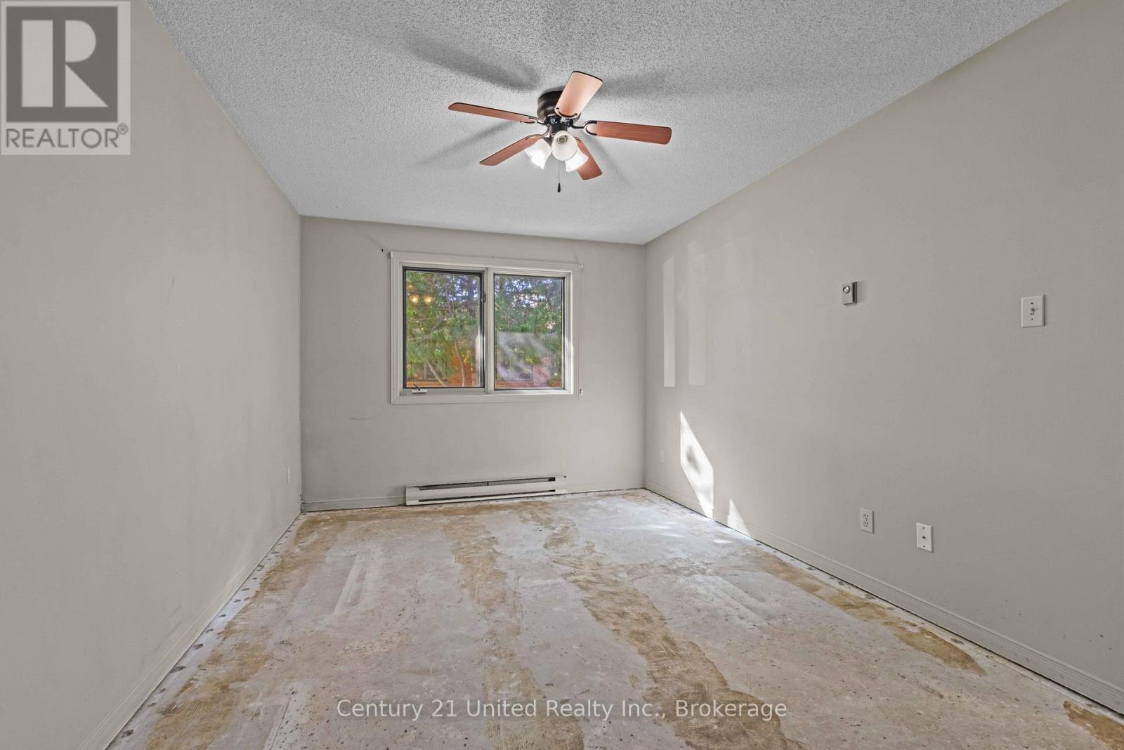 #10 36 CHAMPLAIN CRESCENT - 15