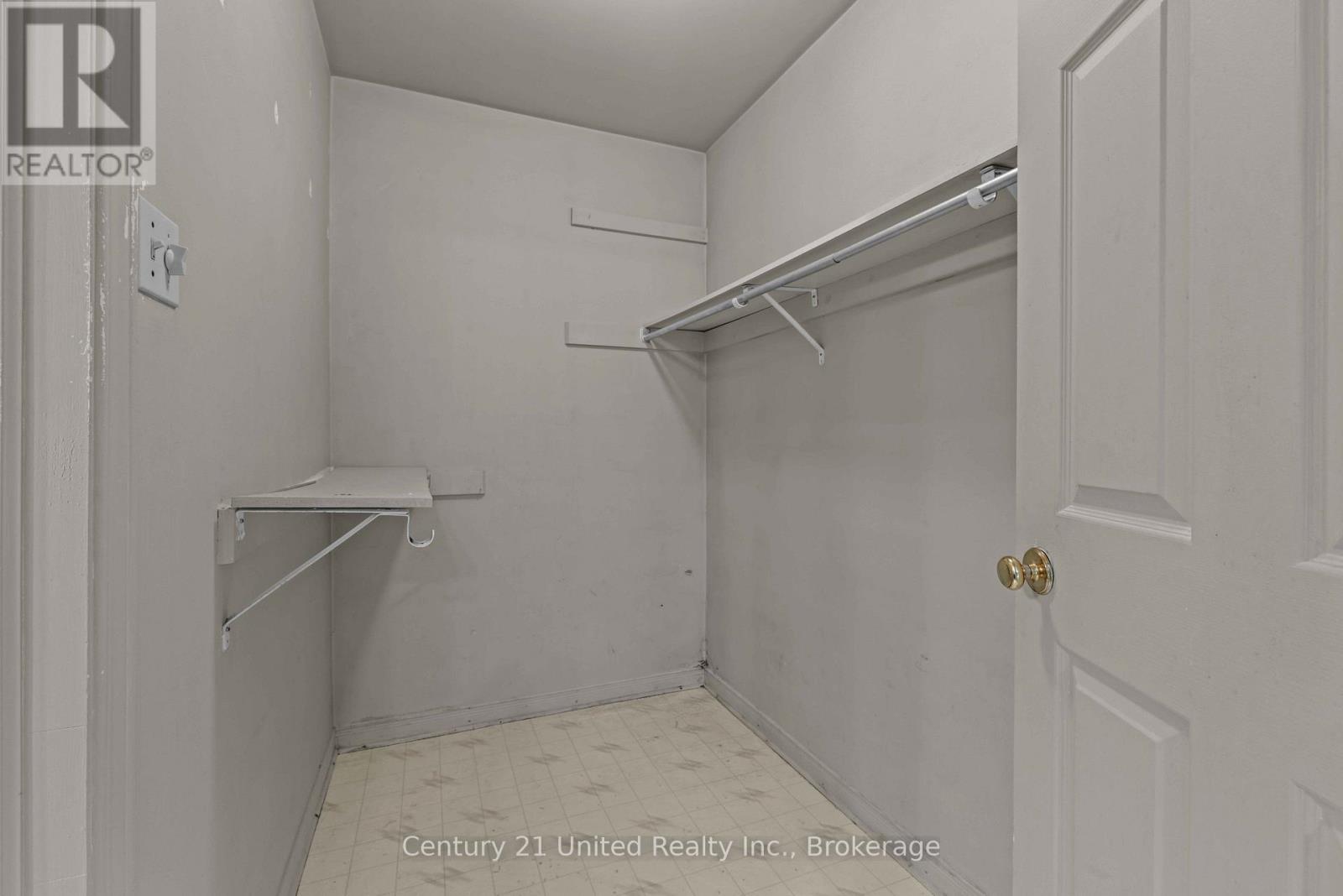 #10 36 CHAMPLAIN CRESCENT - 16