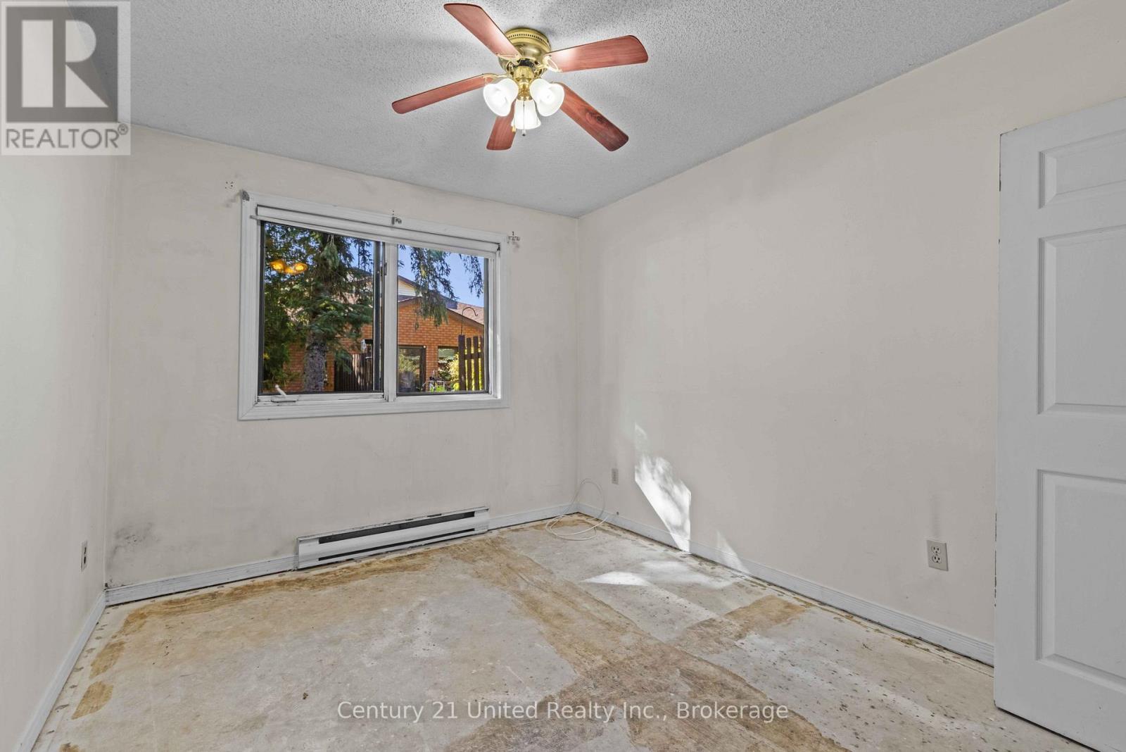 #10 36 CHAMPLAIN CRESCENT - Image 18