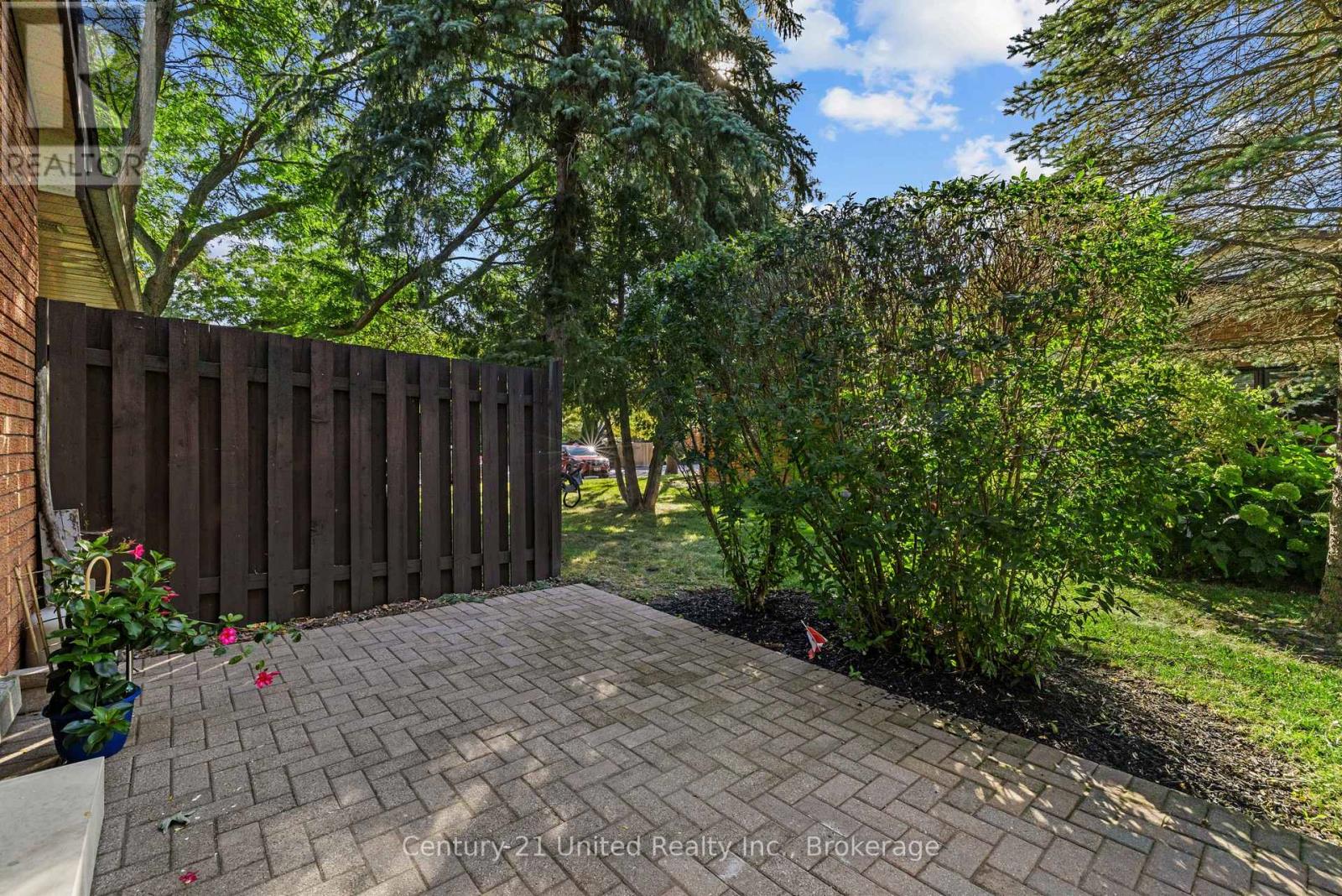 #10 36 CHAMPLAIN CRESCENT - Image 21