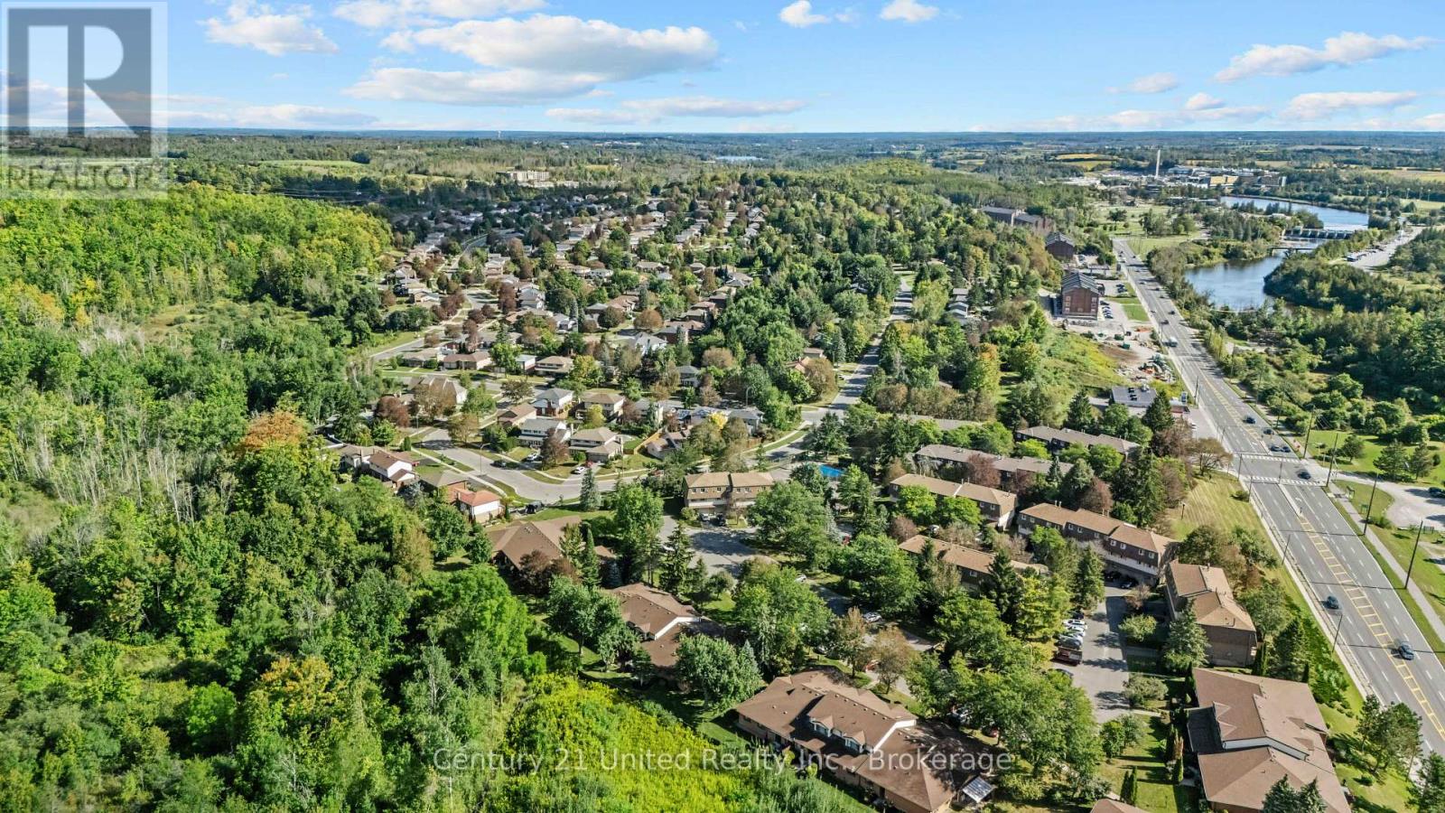 #10 36 CHAMPLAIN CRESCENT - 24