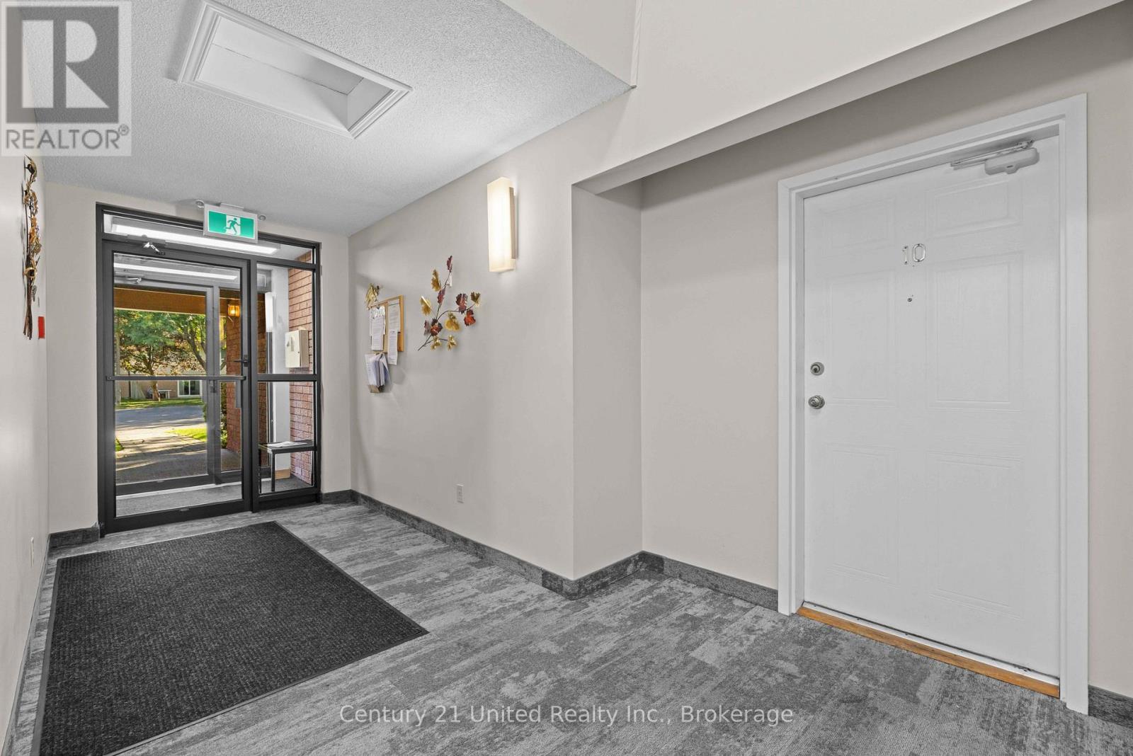 10 - 36 CHAMPLAIN CRESCENT, Peterborough (Northcrest Ward 5) — photo 3