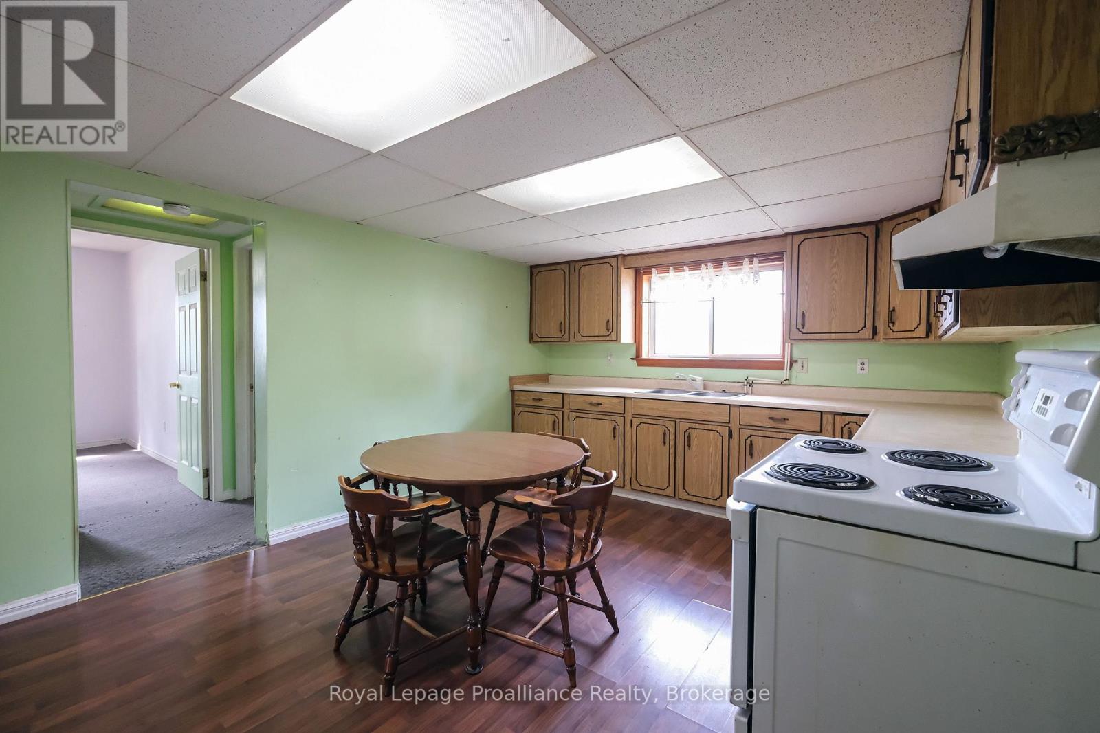 39 CENTRE STREET, Belleville (Belleville Ward) — photo 11