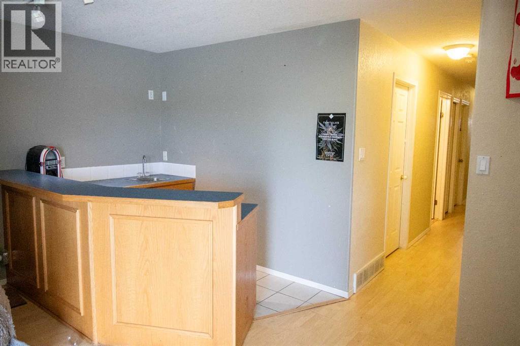 818 Red Crow Boulevard W - Image 30