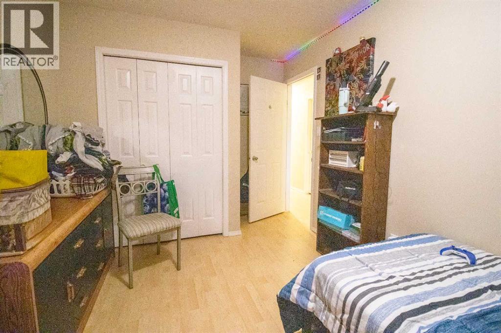 818 Red Crow Boulevard W - 36