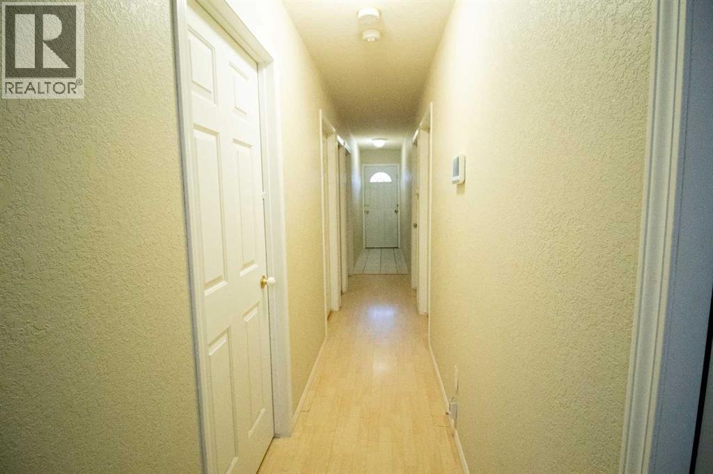 818 Red Crow Boulevard W - 38