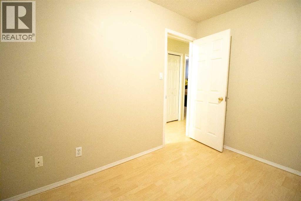 818 Red Crow Boulevard W - 32
