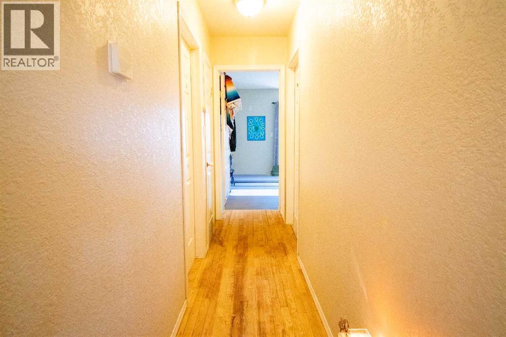 818 Red Crow Boulevard W - 22