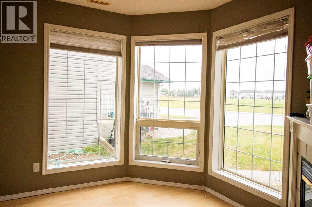 818 Red Crow Boulevard W - 27