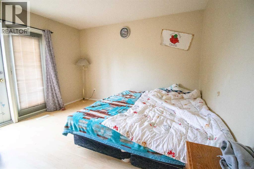 818 Red Crow Boulevard W - 15