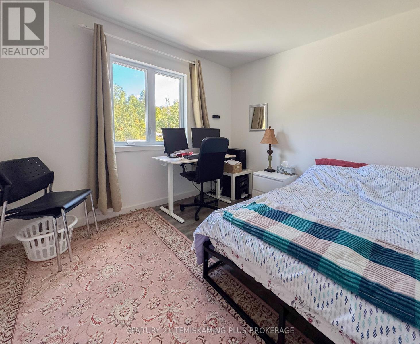 94 HILLVIEW STREET - 16