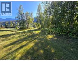 4504 Yellowhead Highway S, Little Fort, BC V0E2C0 Photo 22