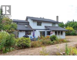 B 3876 Finnerty Rd, Saanich, BC V8N4A2 Photo 23