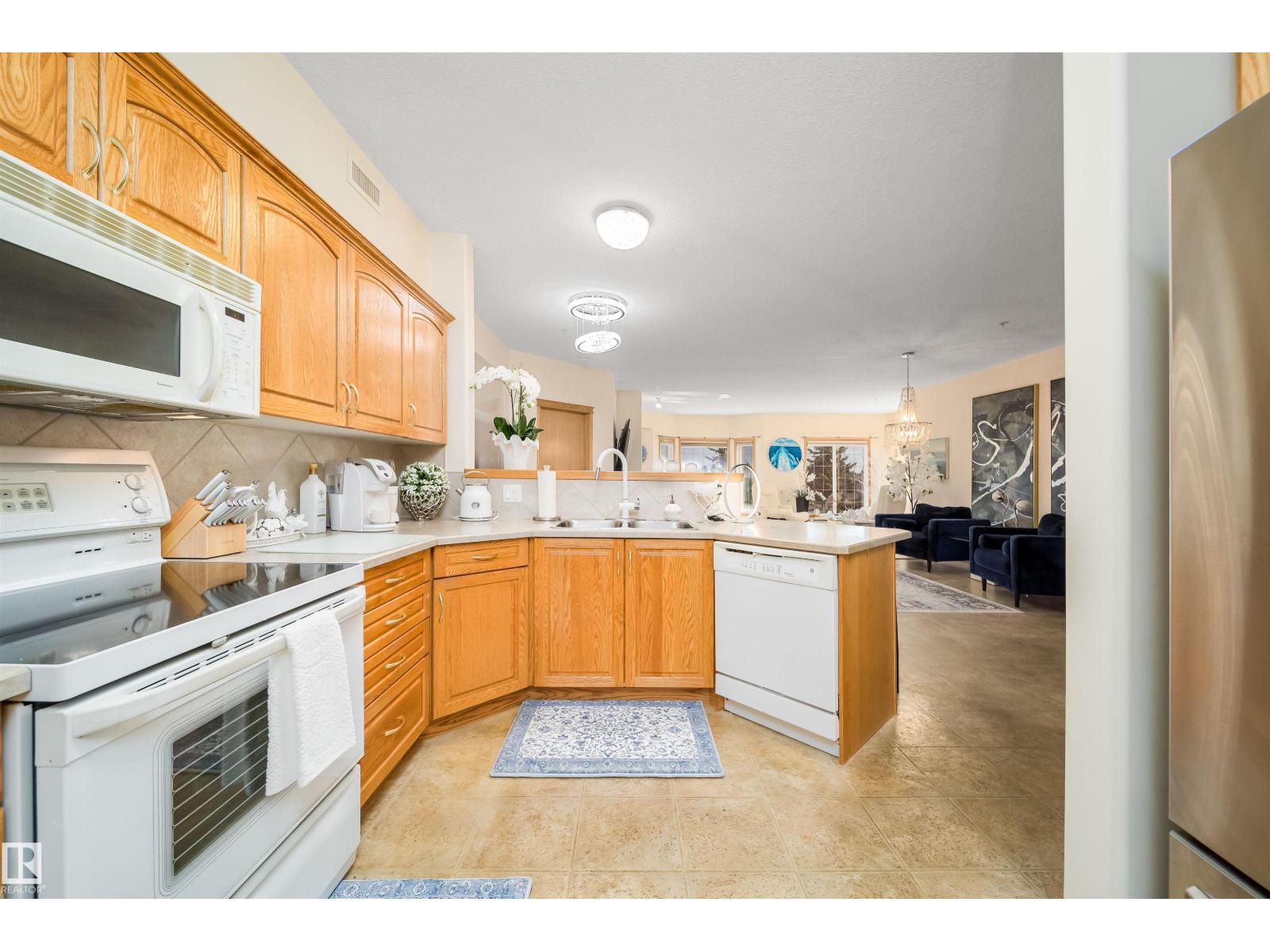 #208 11260 153 Av NW, Beaumaris — photo 18 of 30