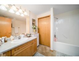 #208 11260 153 Av Nw, Edmonton, AB T6X6E7 Photo 36
