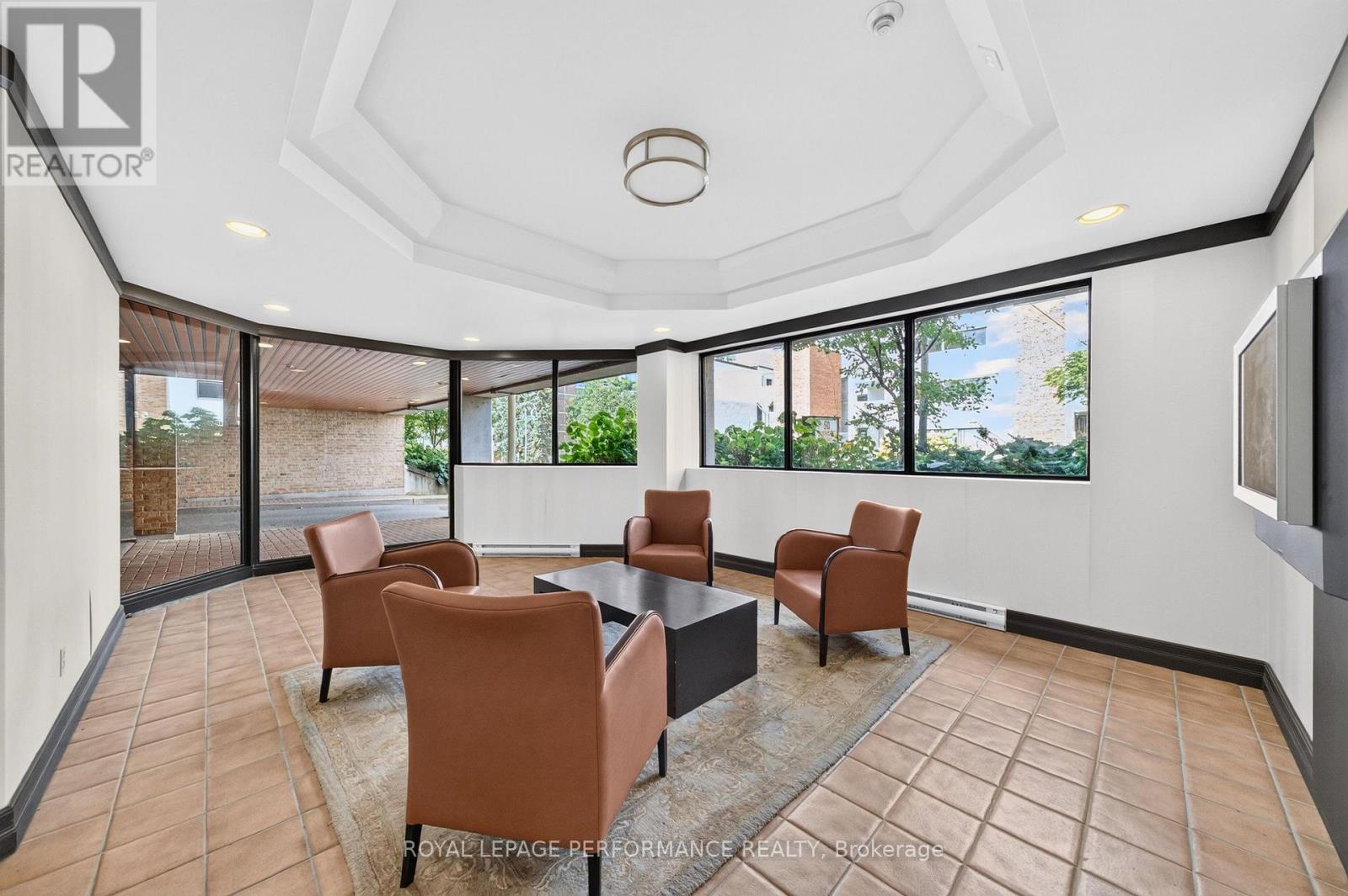 407 - 50 Burnside Avenue