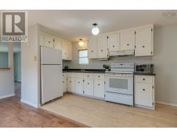 714 Fern Drive, Beaver Bank, NS B4E1L9 Photo 12