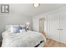 28 Hirst Avenue E, Georgina, ON L4P4E6 Photo 26