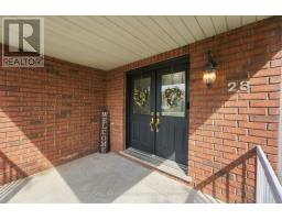 Kitchen - 28 Hirst Avenue E, Georgina, ON L4P4E6 Photo 6