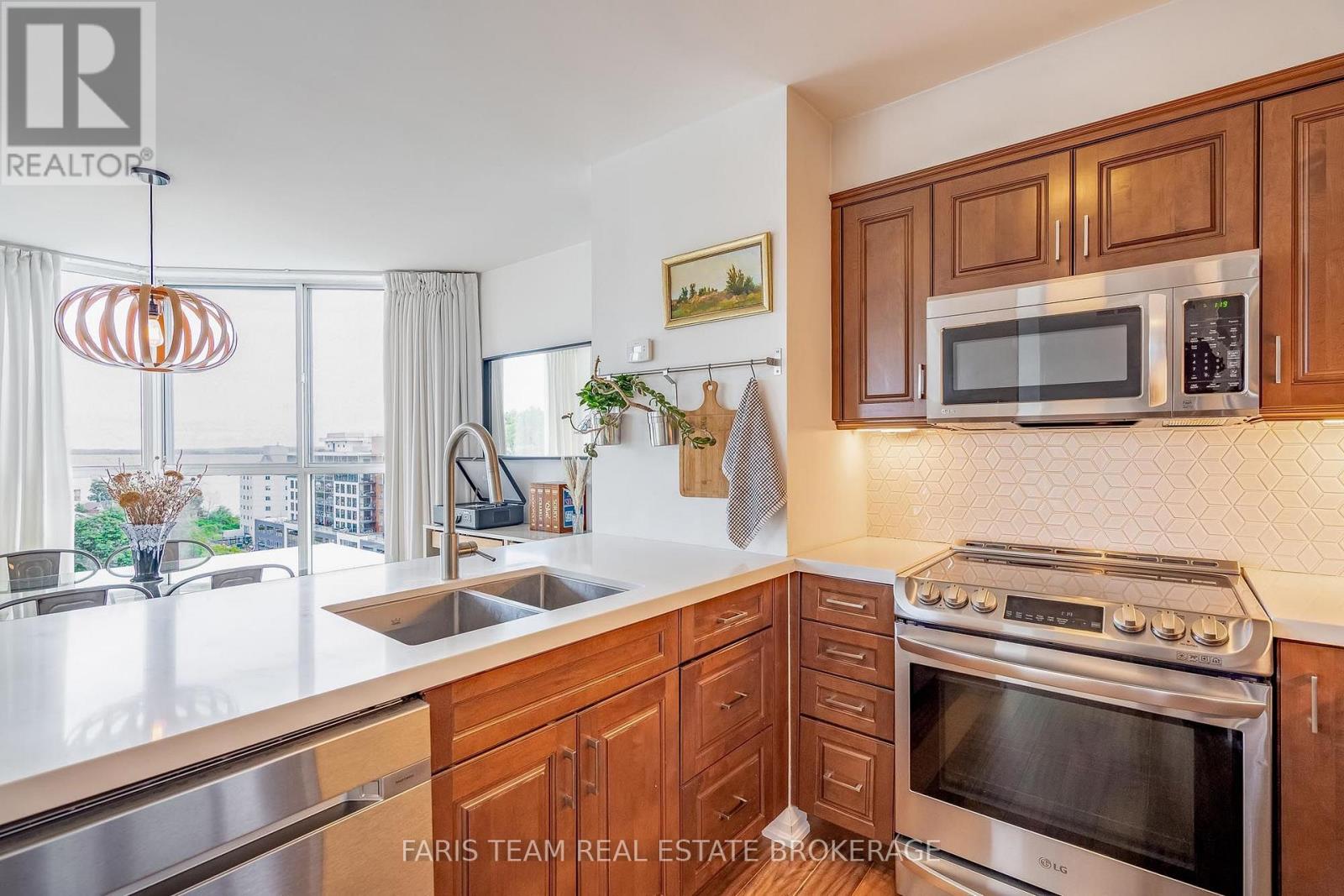 1011 - 150 DUNLOP STREET E, Barrie (City Centre) — photo 11
