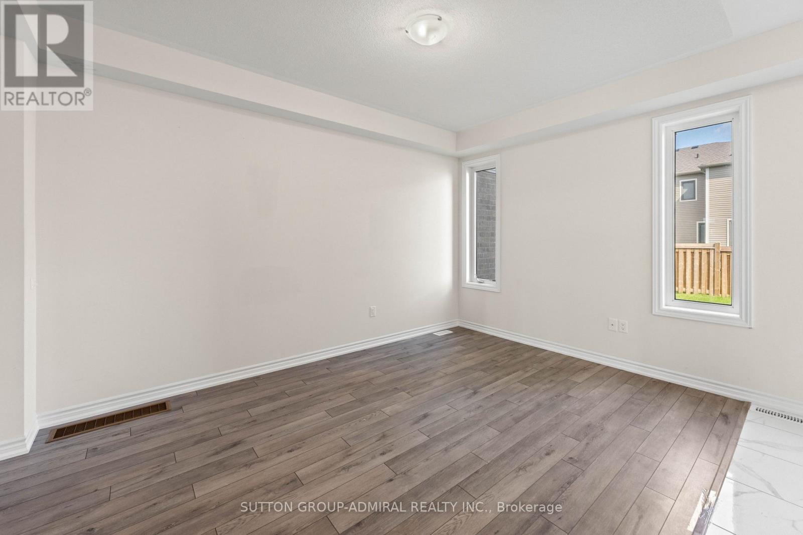 4 ROCHESTER DRIVE, Barrie — photo 11