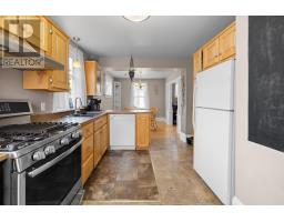Bath (# pieces 1-6) - 182 Duke Street, Summerside, PE C1N3S4 Photo 9