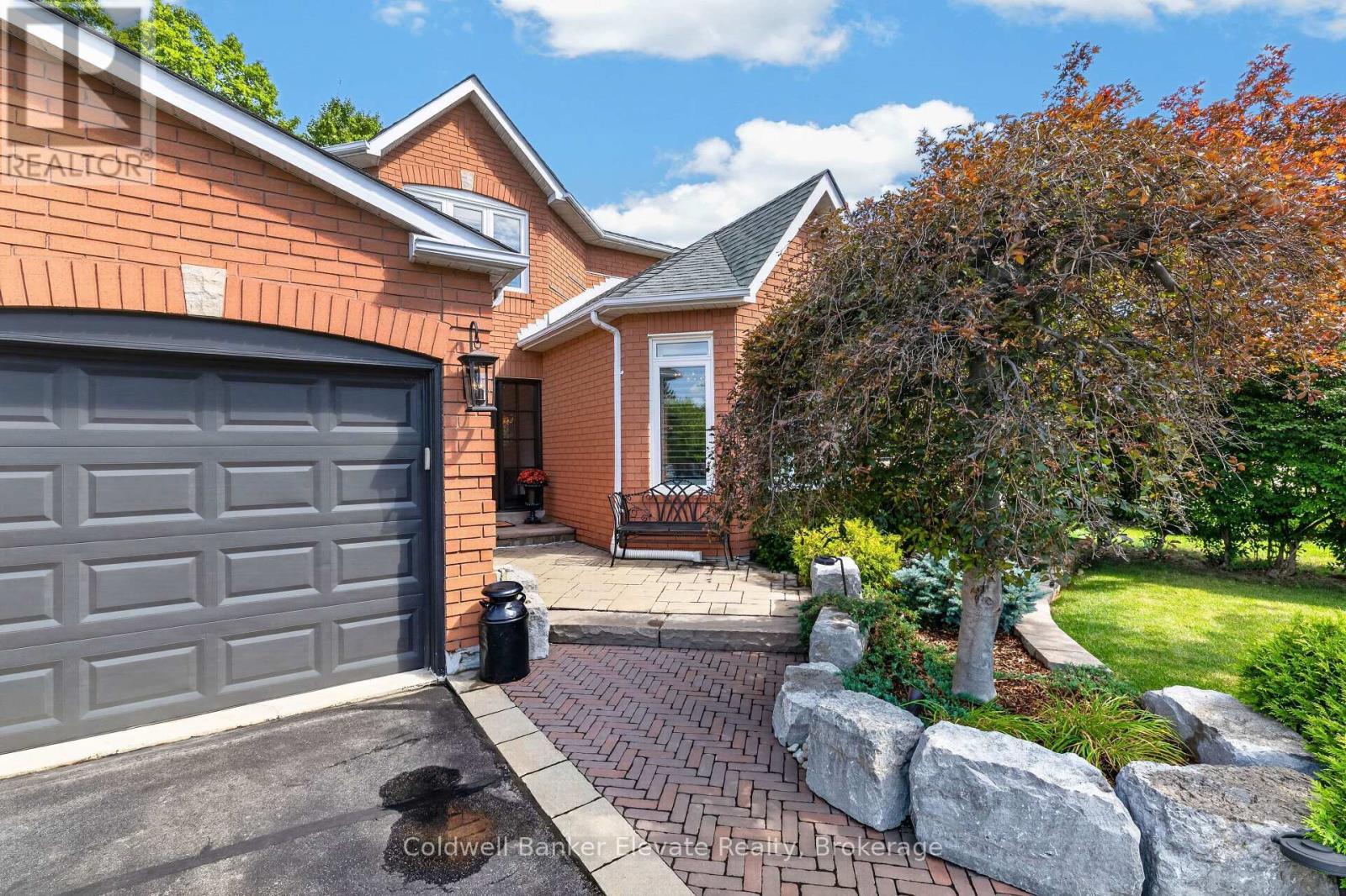 51 GOLLOP CRESCENT, Halton Hills (Georgetown) — photo 3