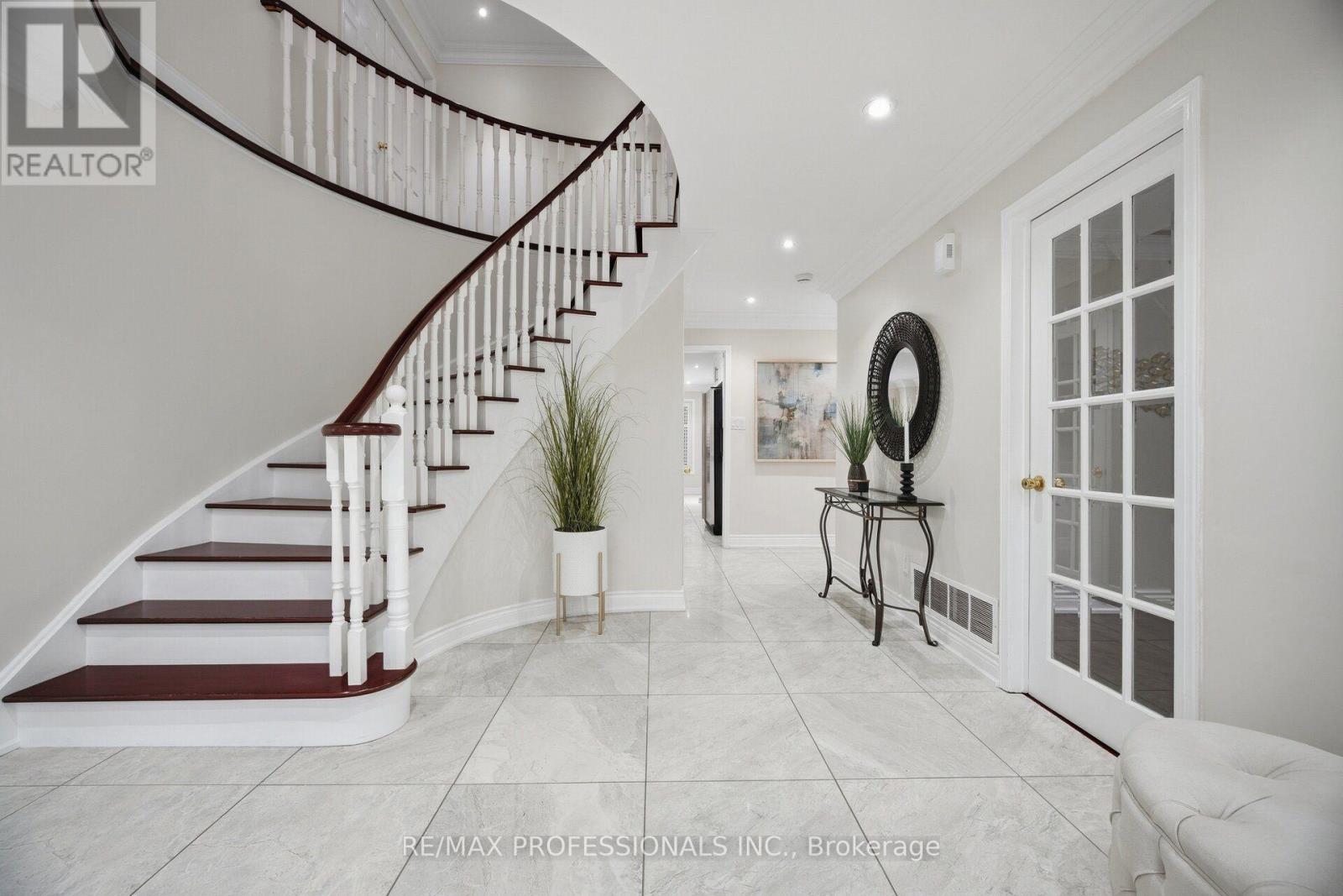 4 MCFADDEN DRIVE, Brampton (Heart Lake East) — photo 6