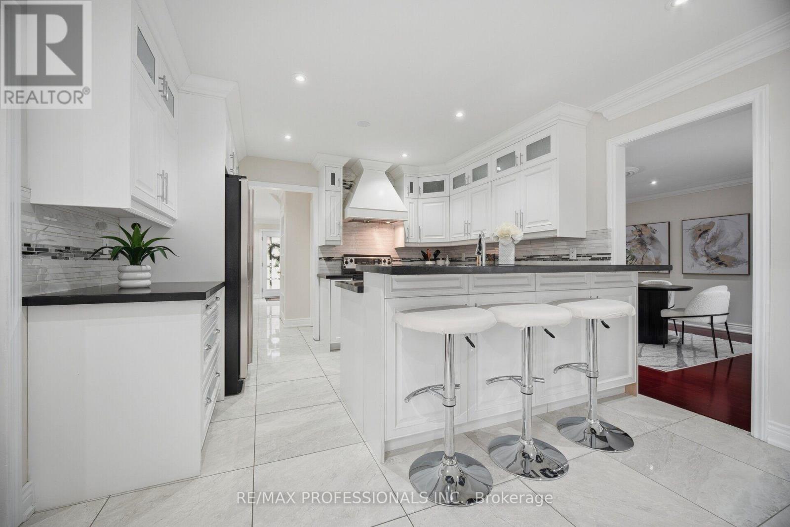 4 MCFADDEN DRIVE, Brampton (Heart Lake East) — photo 9