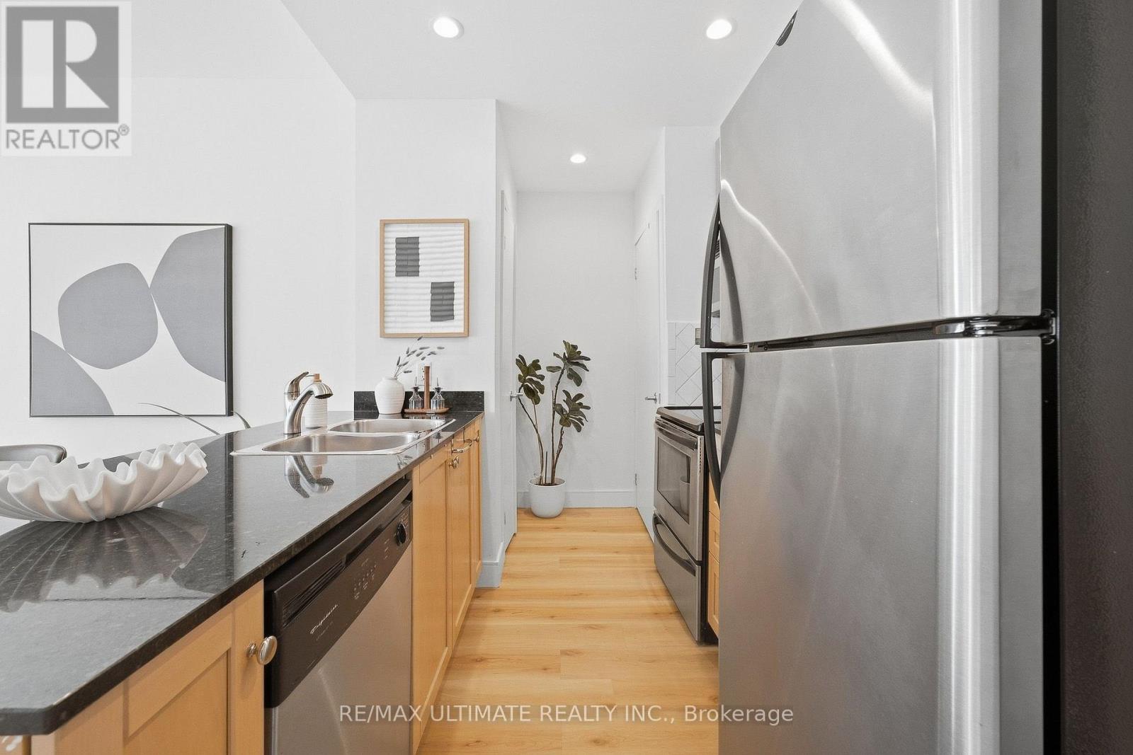 #3505 8 YORK STREET - 6