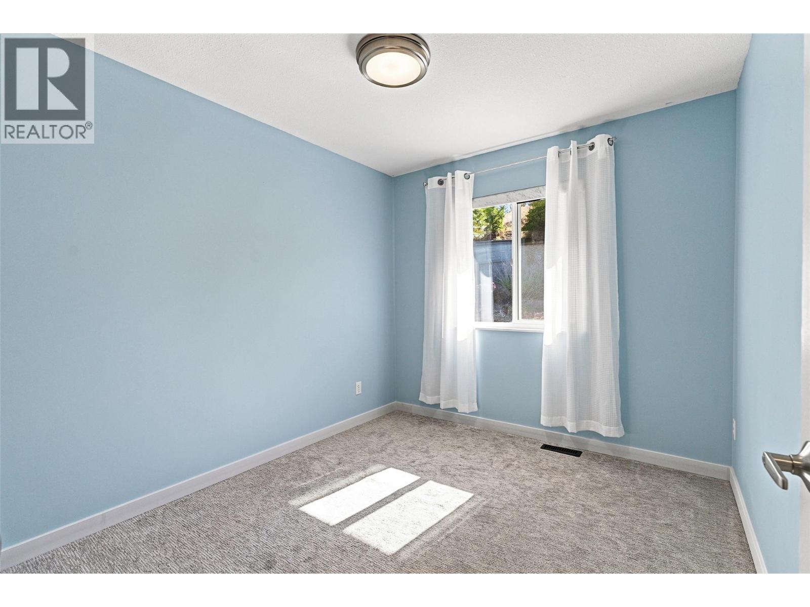 913 GREYSTONE Crescent - 35