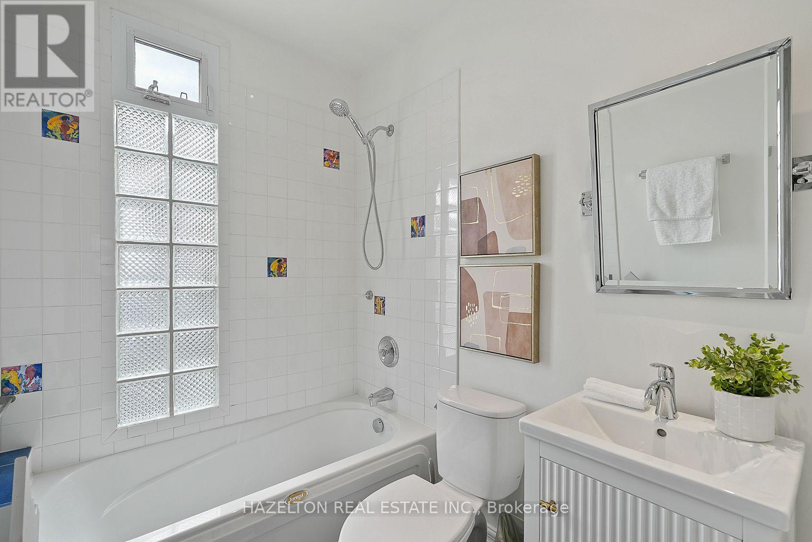 68 MONTROSE AVENUE - Image 25