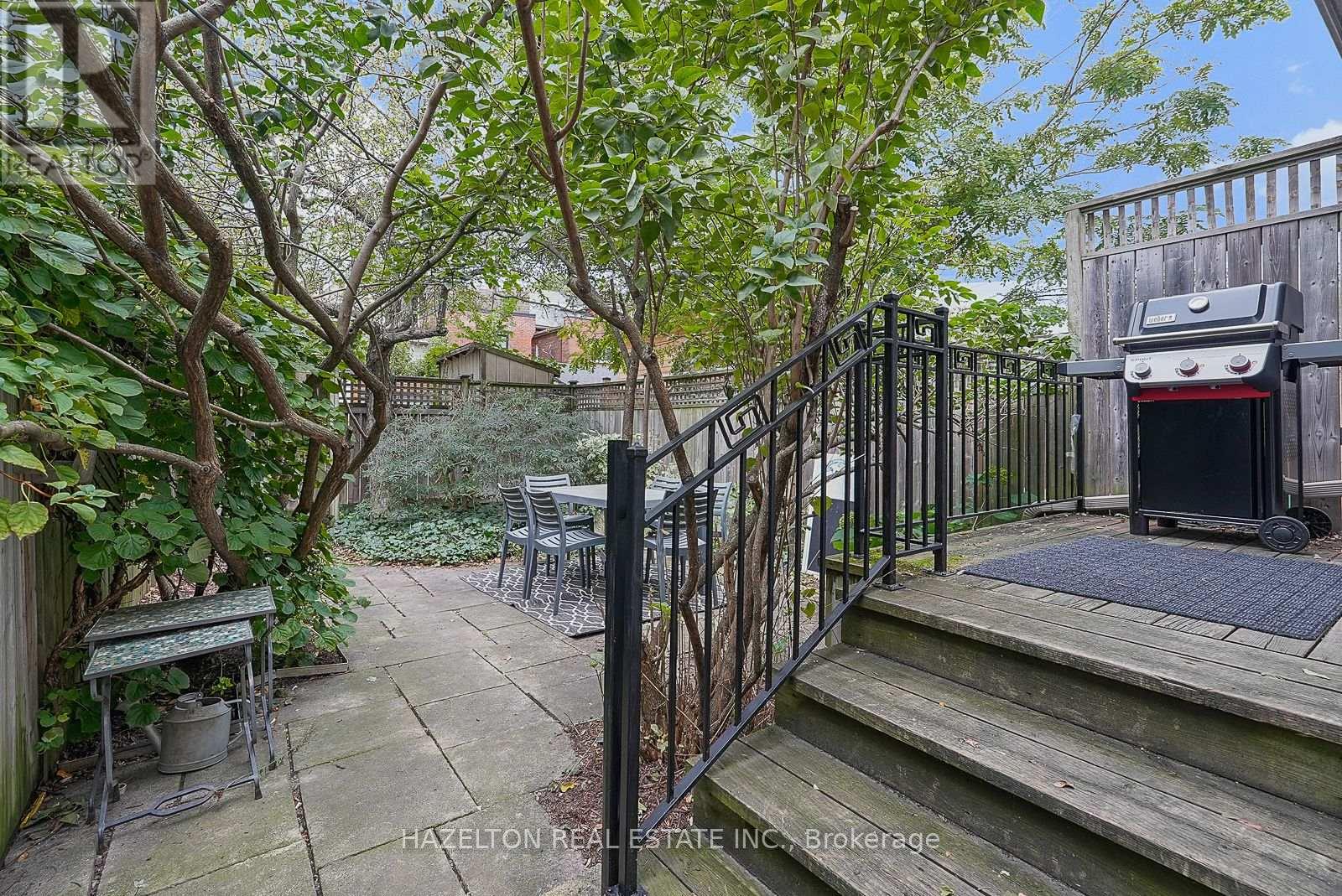 68 MONTROSE AVENUE - 33
