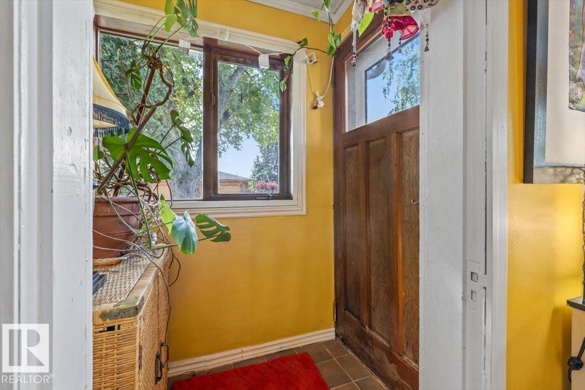 4648 113 AV NW - 2