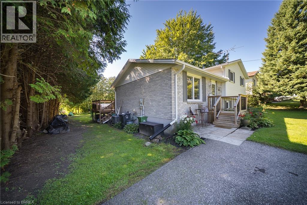 218 MECHANIC Street W, Waterford — photo 2