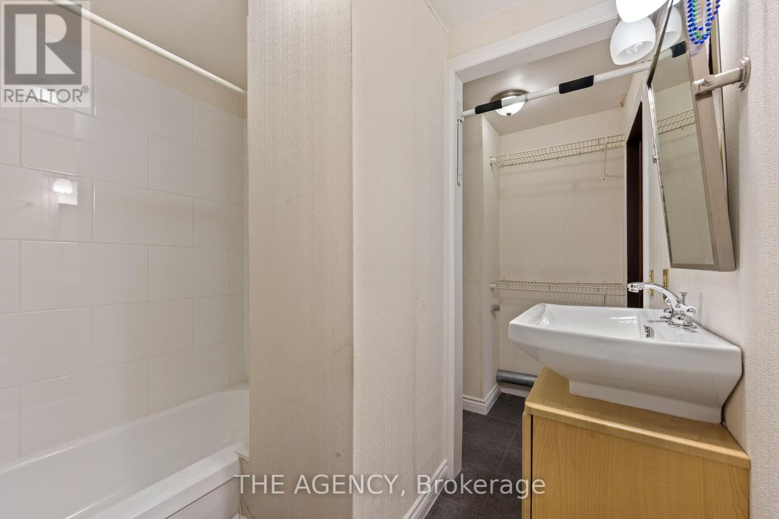 111 SEATON STREET - 20