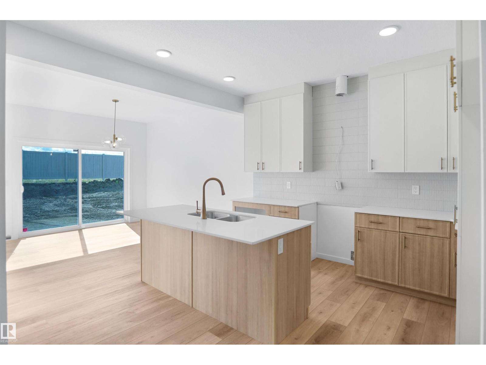 20915 24 AV NW - 4