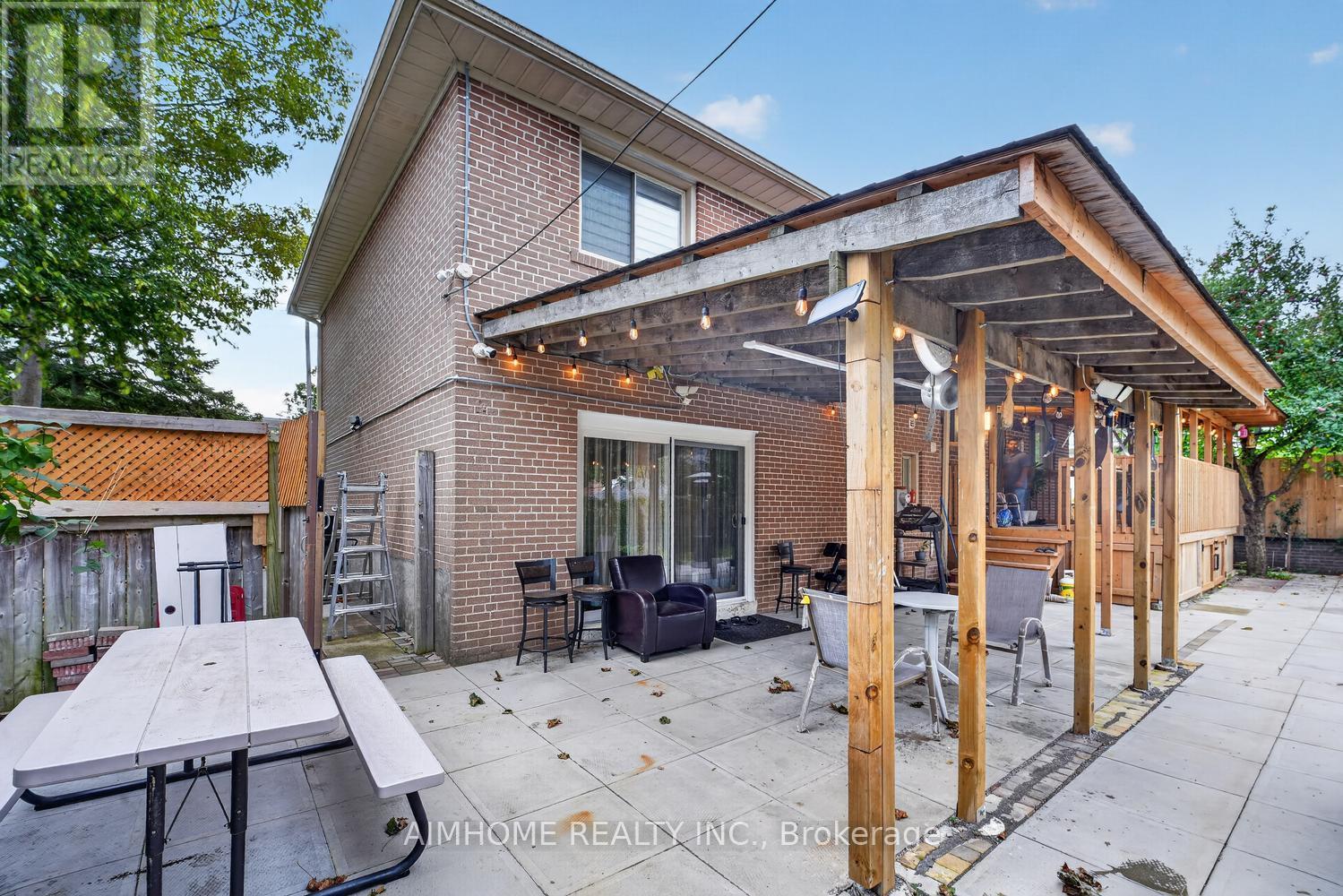 166 GUILDWOOD PARKWAY - 32