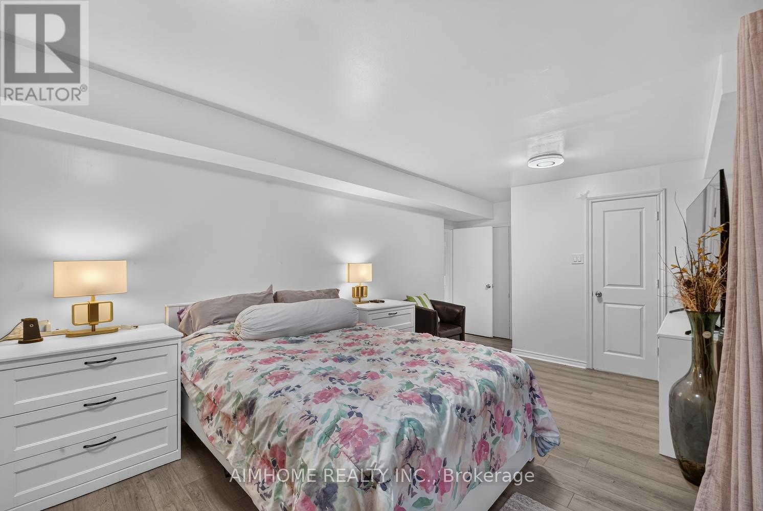 166 GUILDWOOD PARKWAY - Image 17