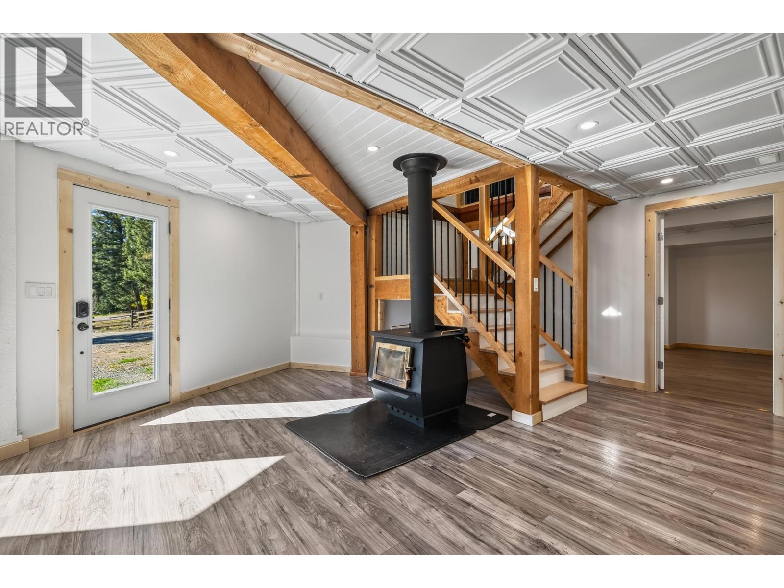 6318 HIGHLAND CRESCENT - Image 23