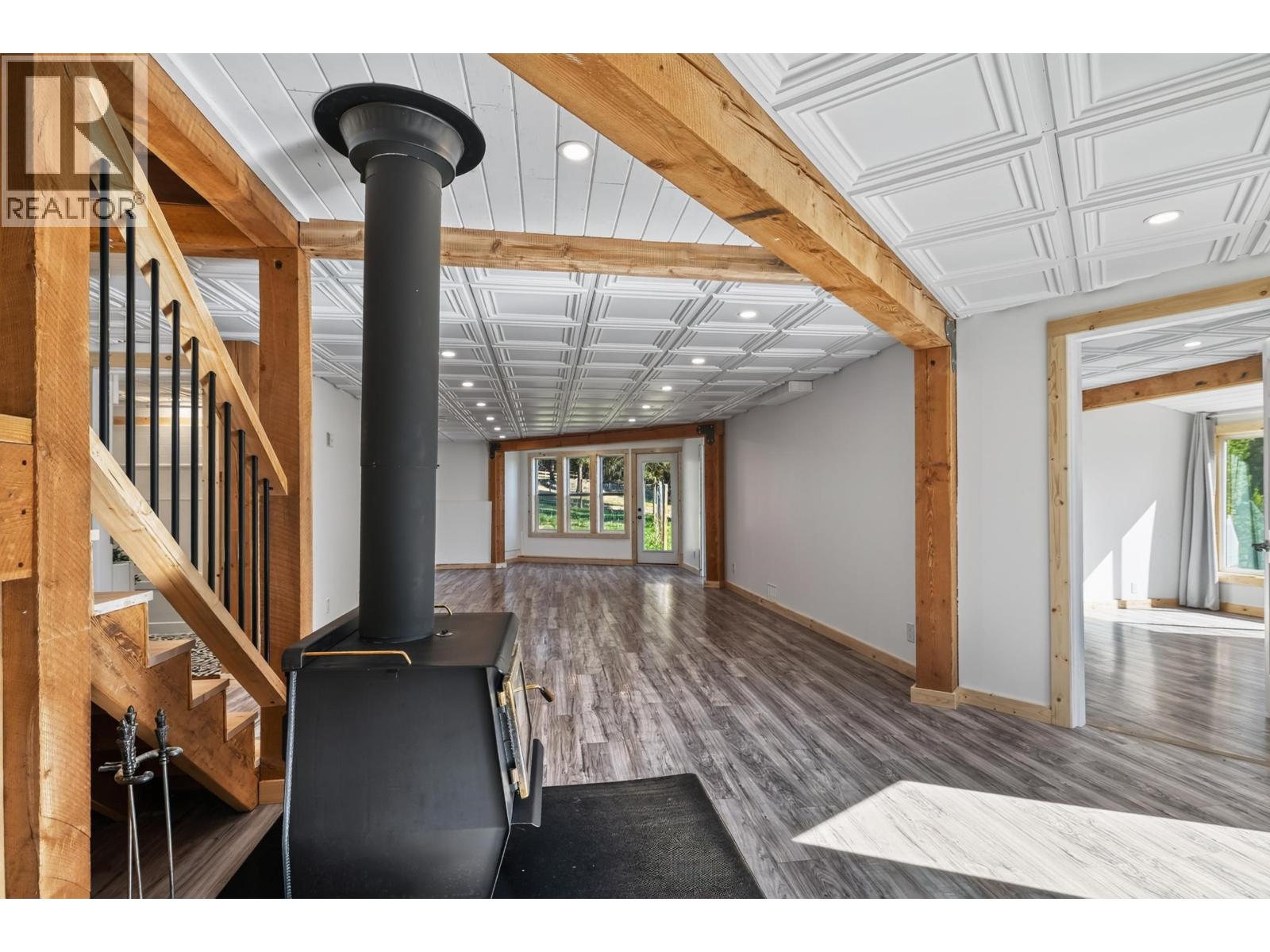 6318 HIGHLAND CRESCENT - 24