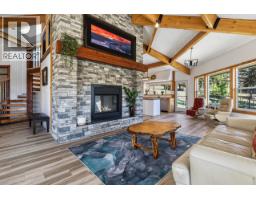 Foyer - 6318 Highland Crescent, 100 Mile House, BC V0K2E3 Photo 12