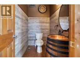 6318 Highland Crescent, 100 Mile House, BC V0K2E3 Photo 15