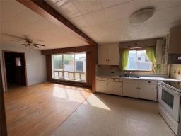 Foyer - 338 Ash Avenue, Roblin, MB R0L1P0 Photo 6