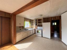 Laundry room - 338 Ash Avenue, Roblin, MB R0L1P0 Photo 8
