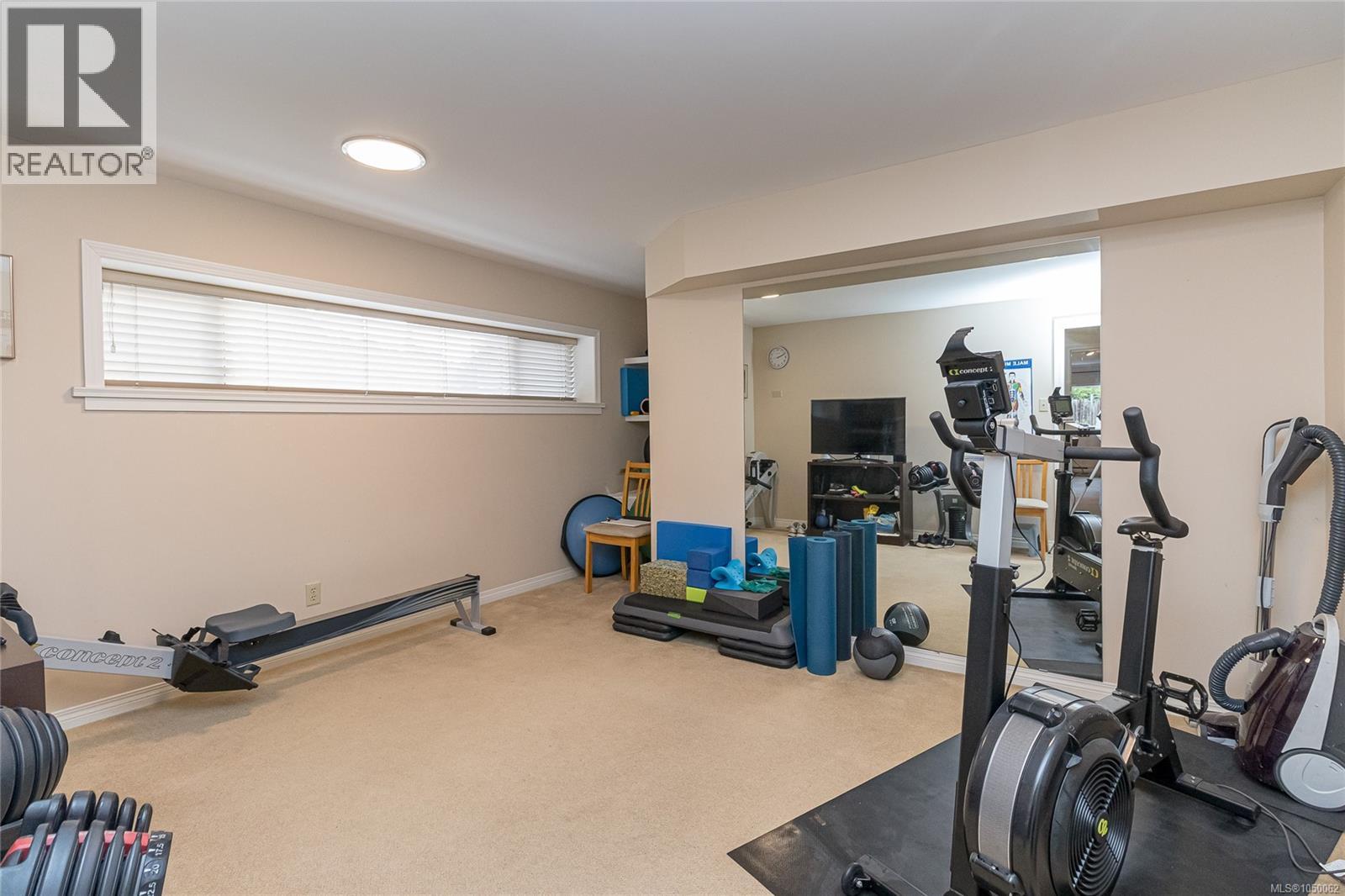 3884 Finnerty Rd - 26