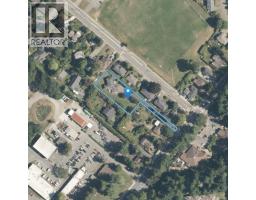 3884 Finnerty Rd, Saanich, BC V8N4A2 Photo 32