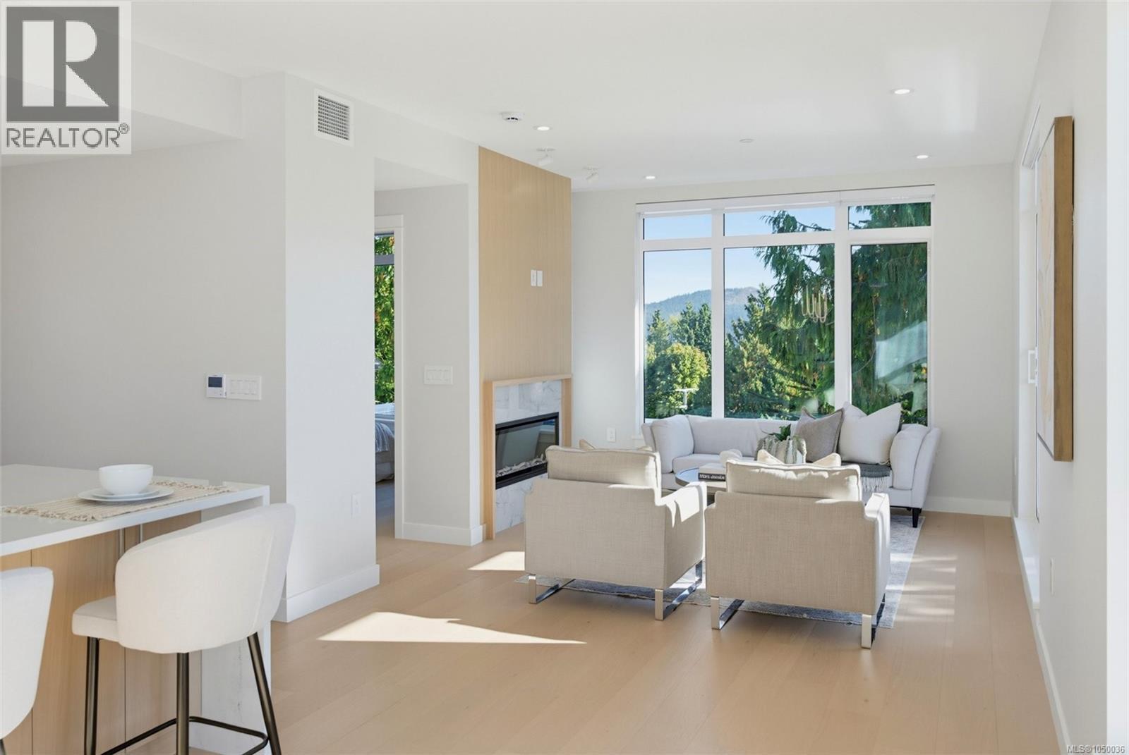 PH 402 5229 Cordova Bay Road, Saanich
