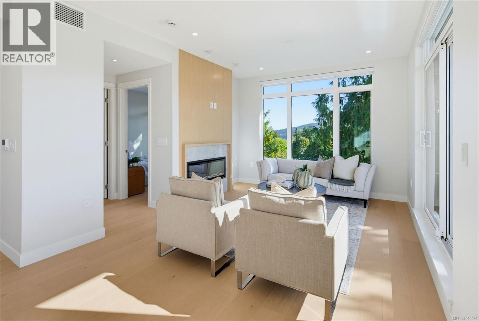 PH 402 5229 Cordova Bay Road, Saanich