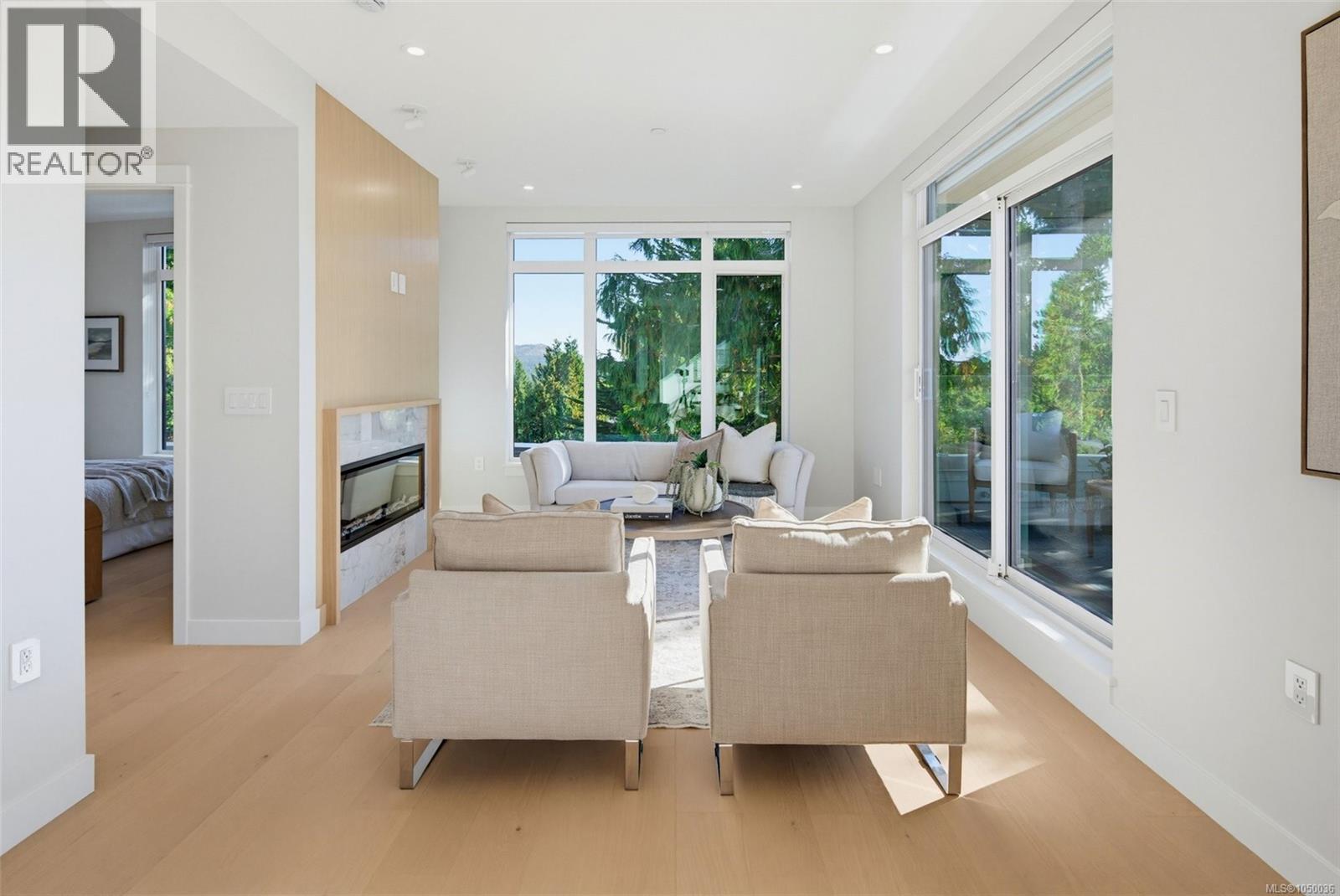 PH 402 5229 Cordova Bay Road, Saanich